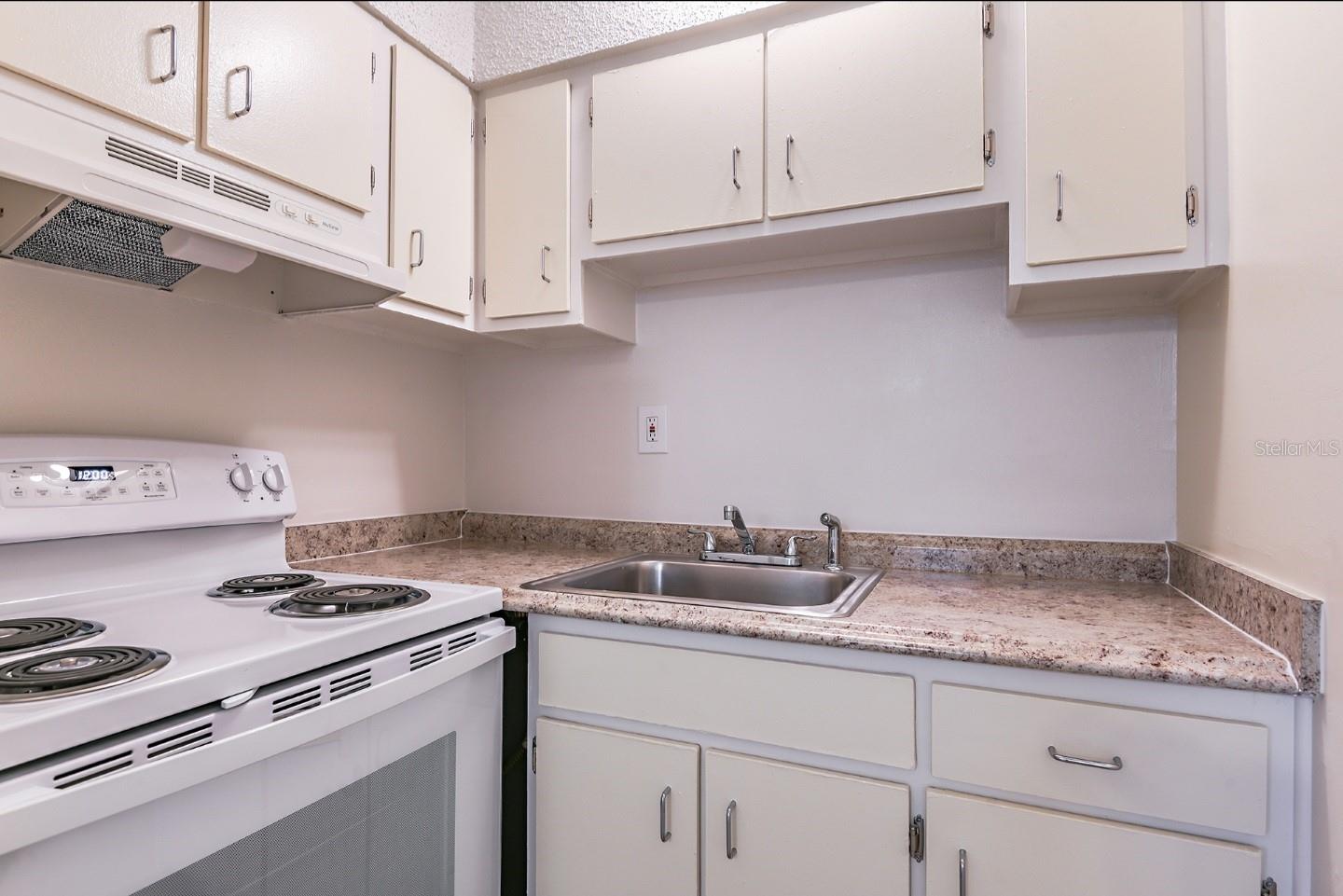 4410 N HALE AVE — photo 3