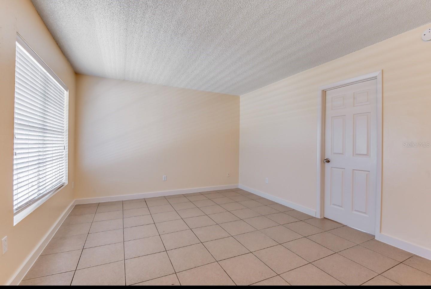 4410 N HALE AVE — photo 2
