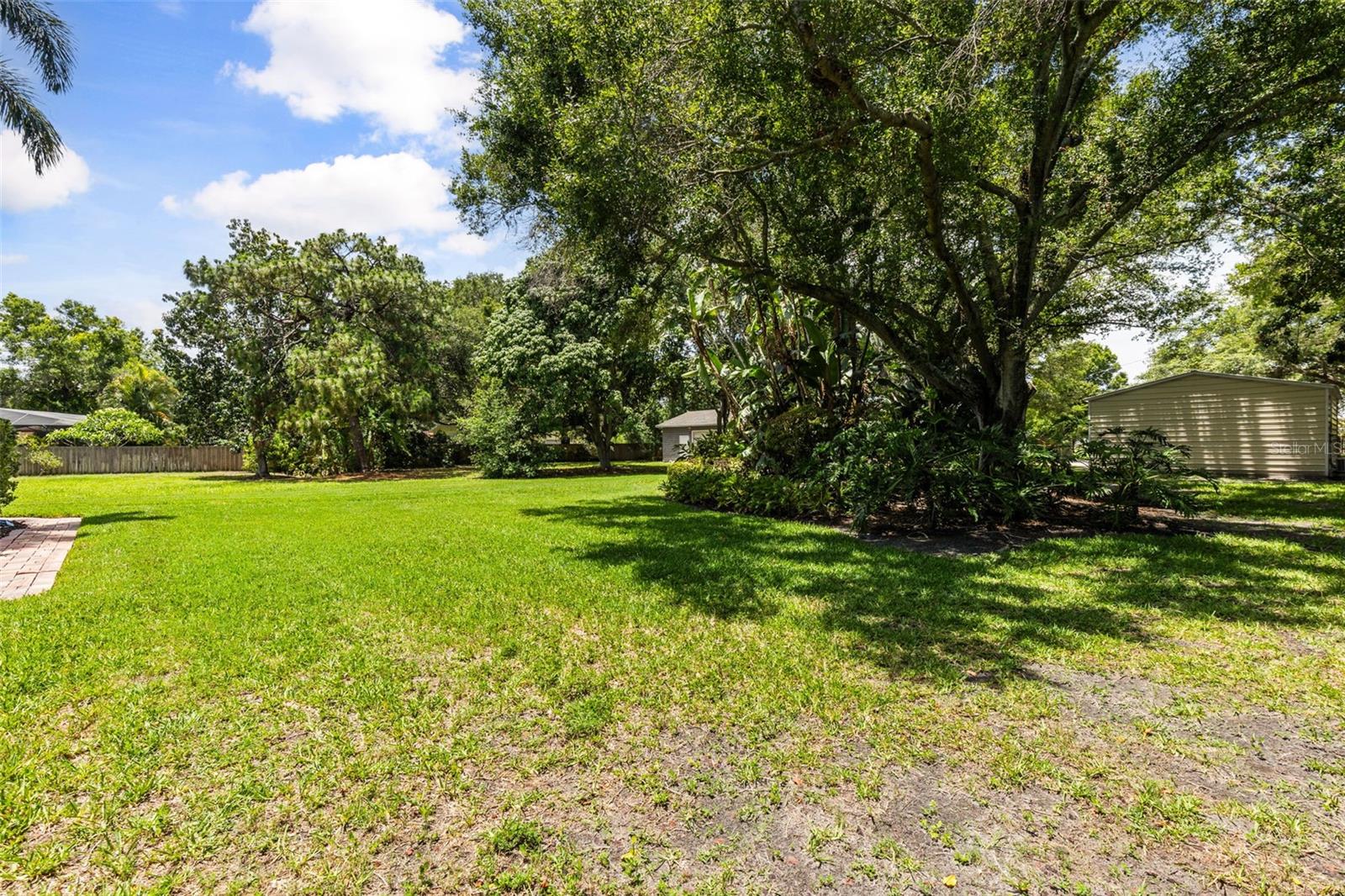 1944 LEVINE LN — photo 57