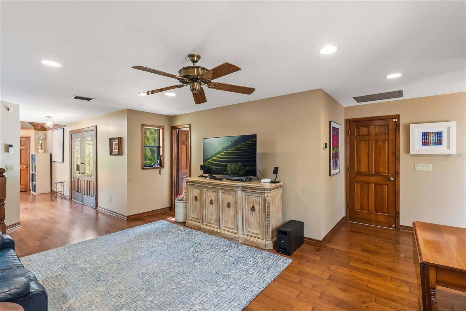 1944 LEVINE LN — photo 8