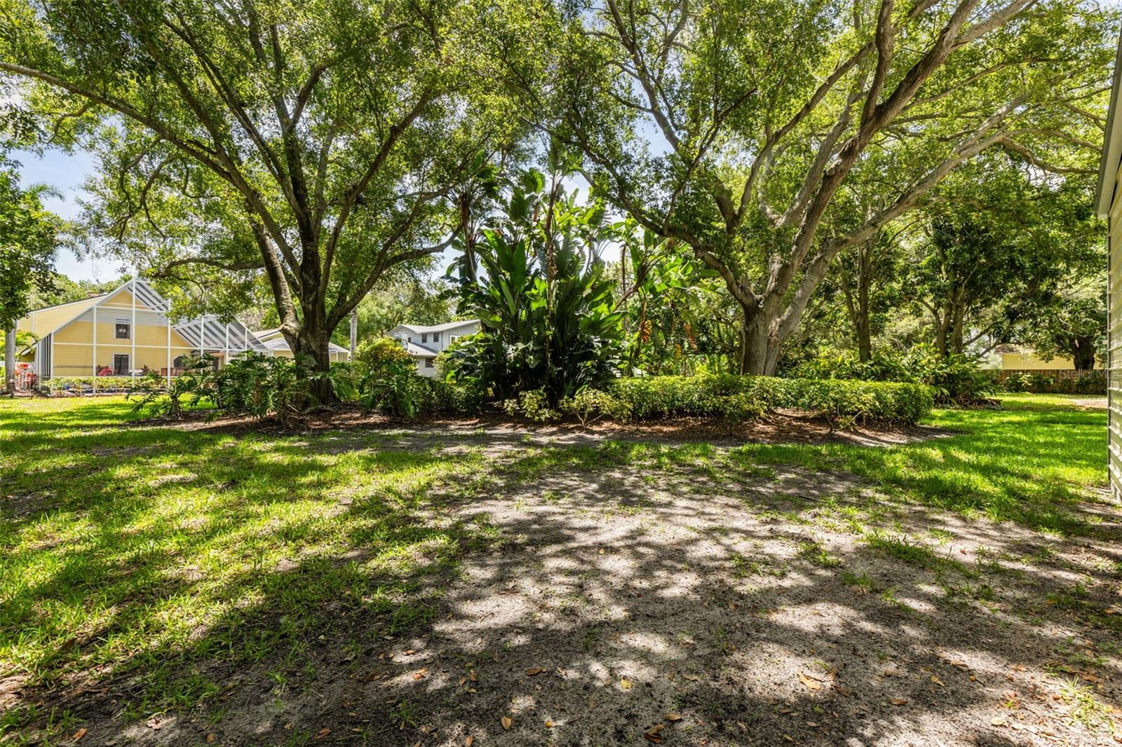1944 LEVINE LN — photo 58