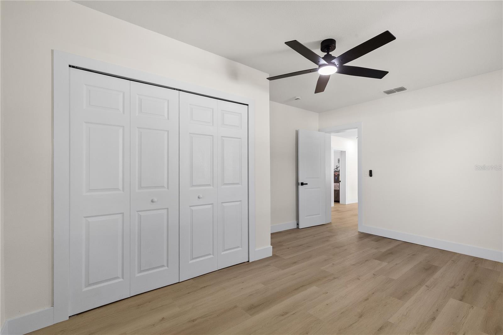 815 W MINNEHAHA ST — photo 28