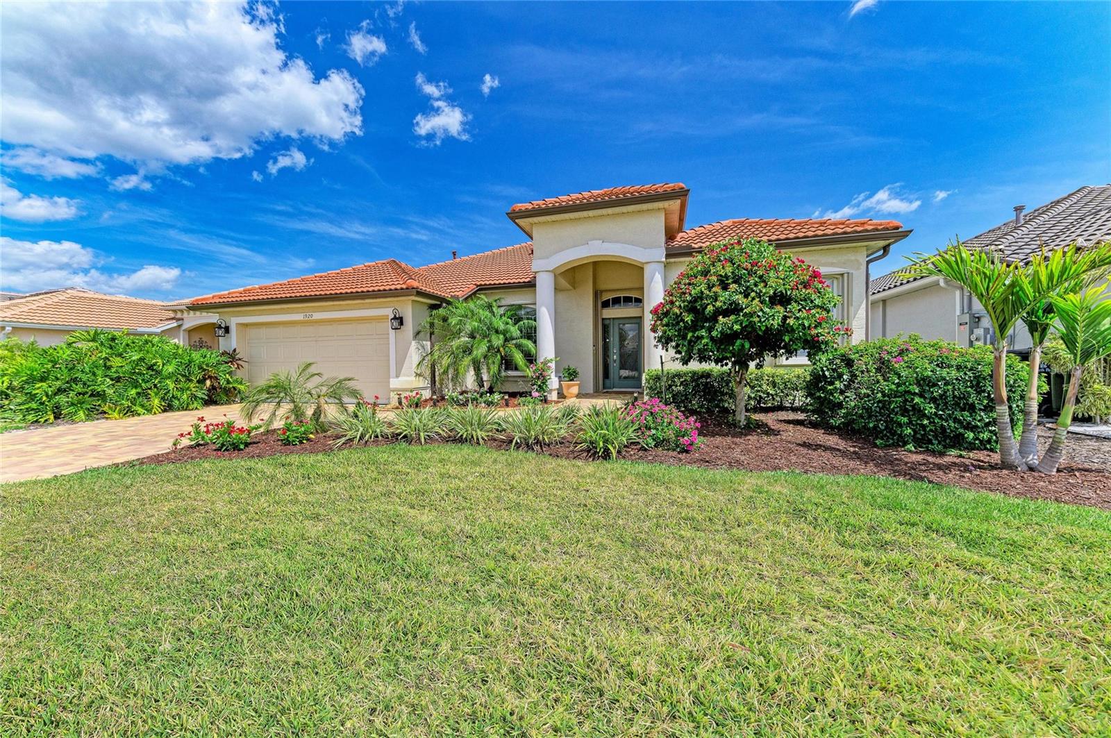 1920 COCONUT PALM CIR — photo 2