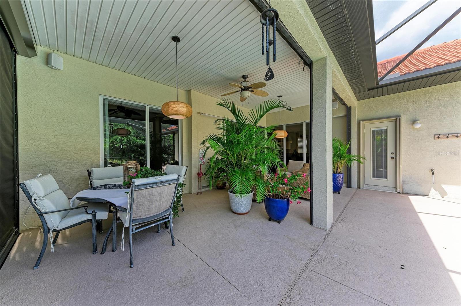 1920 COCONUT PALM CIR — photo 33