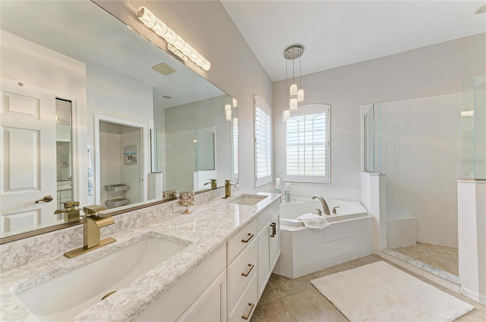 1920 COCONUT PALM CIR — photo 22