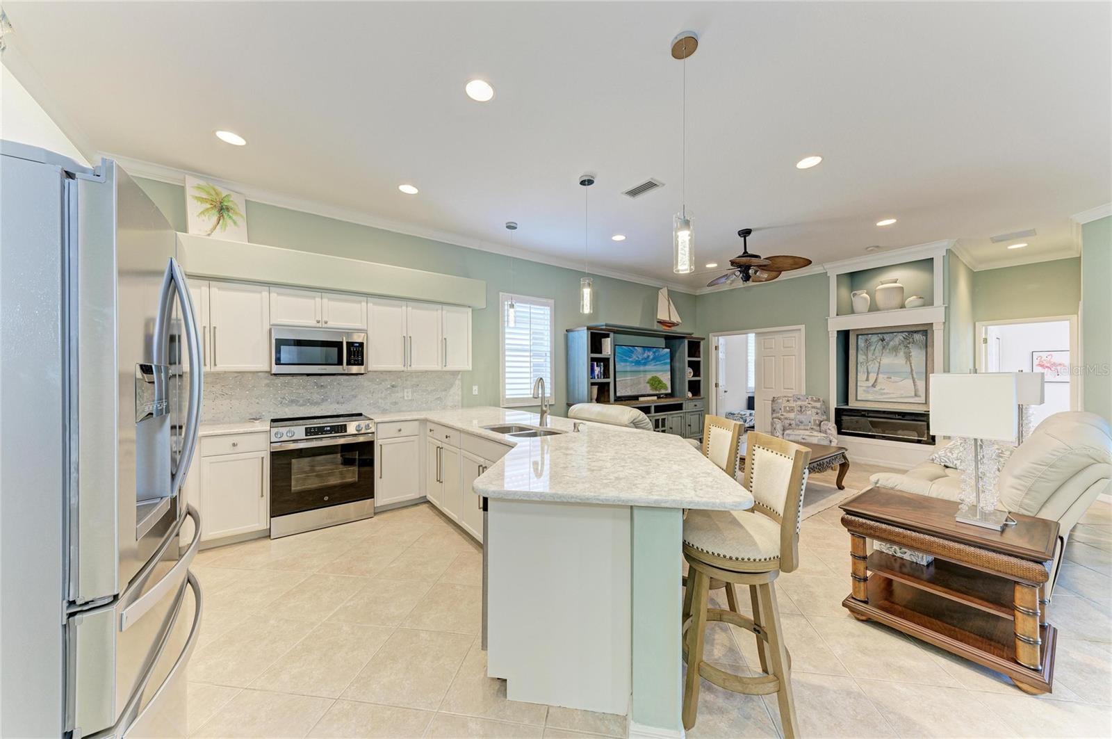 1920 COCONUT PALM CIR — photo 13