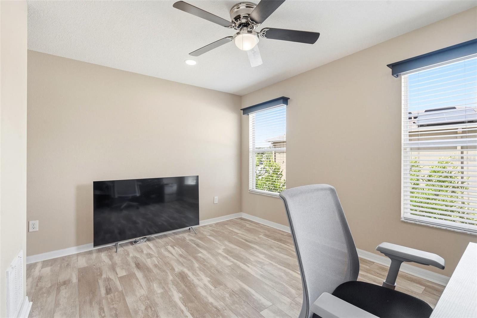 12442 SAULSTON PL — photo 32