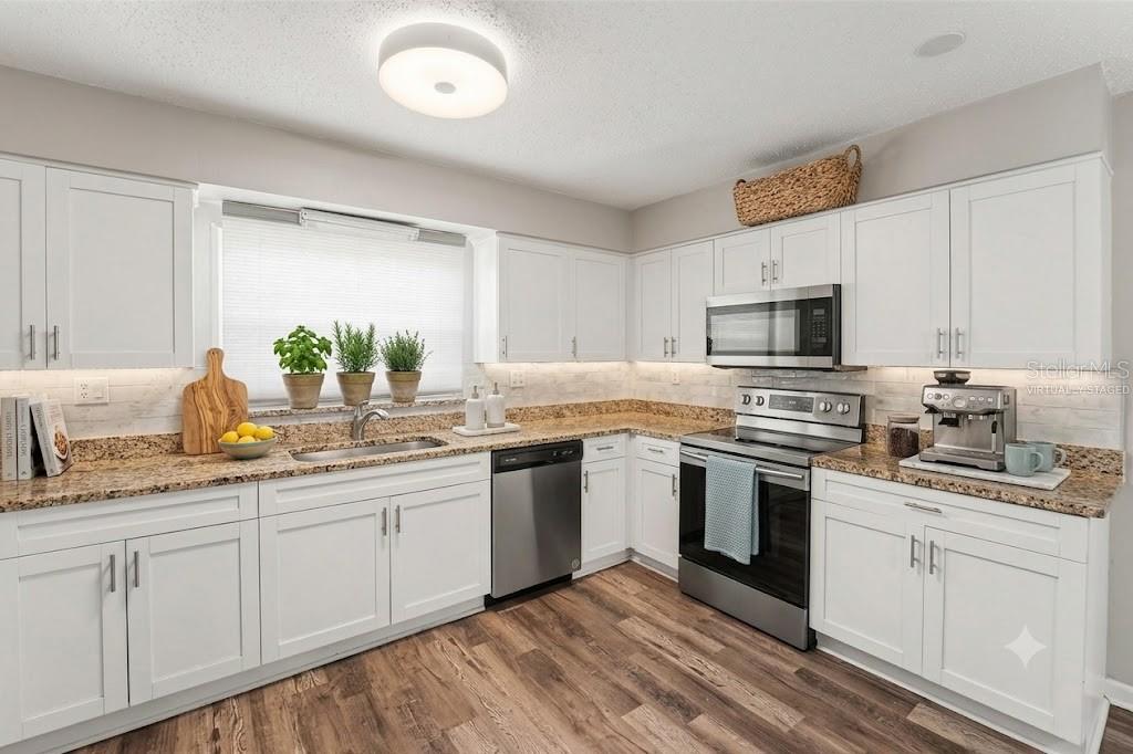 14521 CATALINA CIR — photo 5