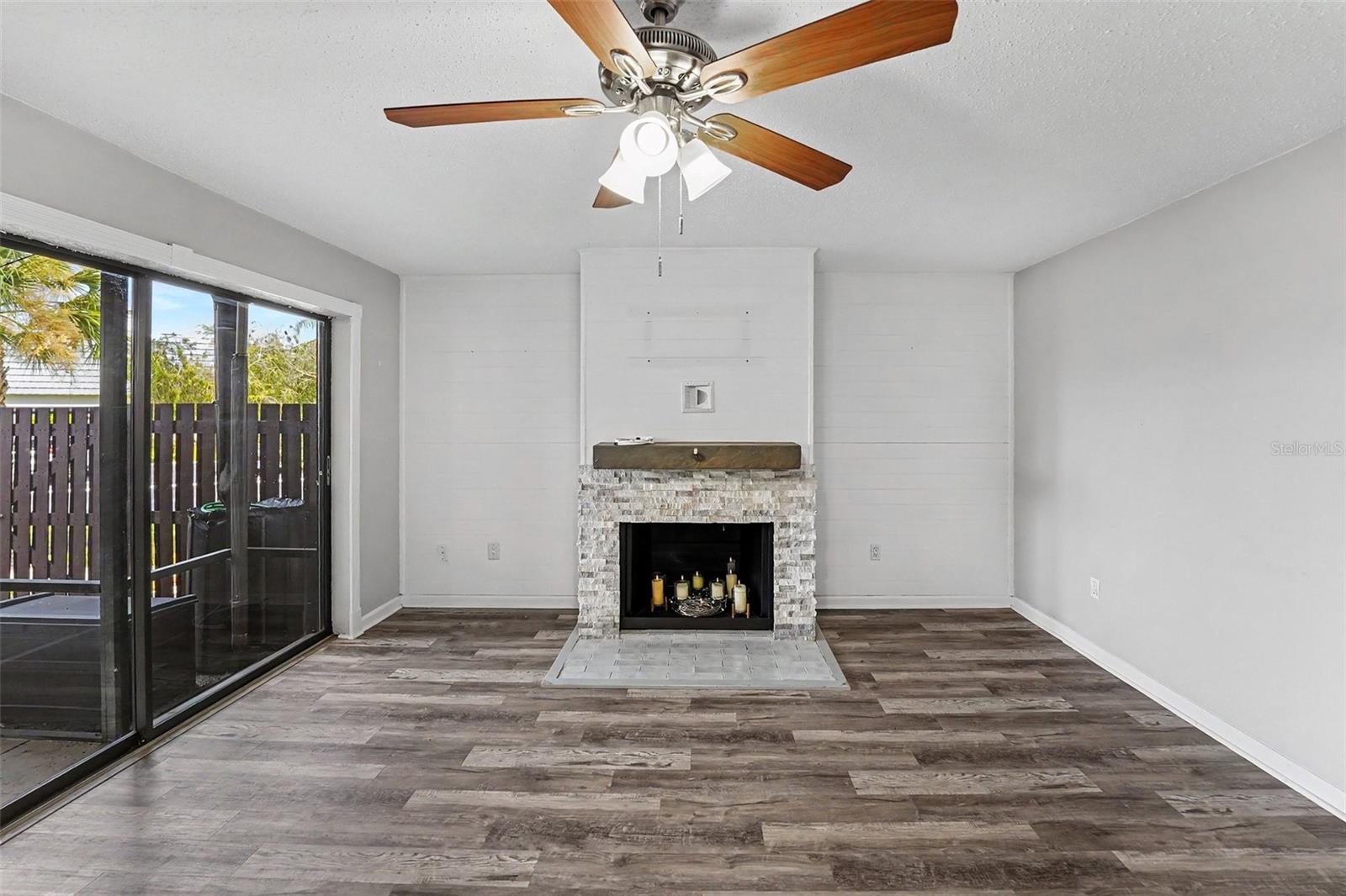 14521 CATALINA CIR — photo 8