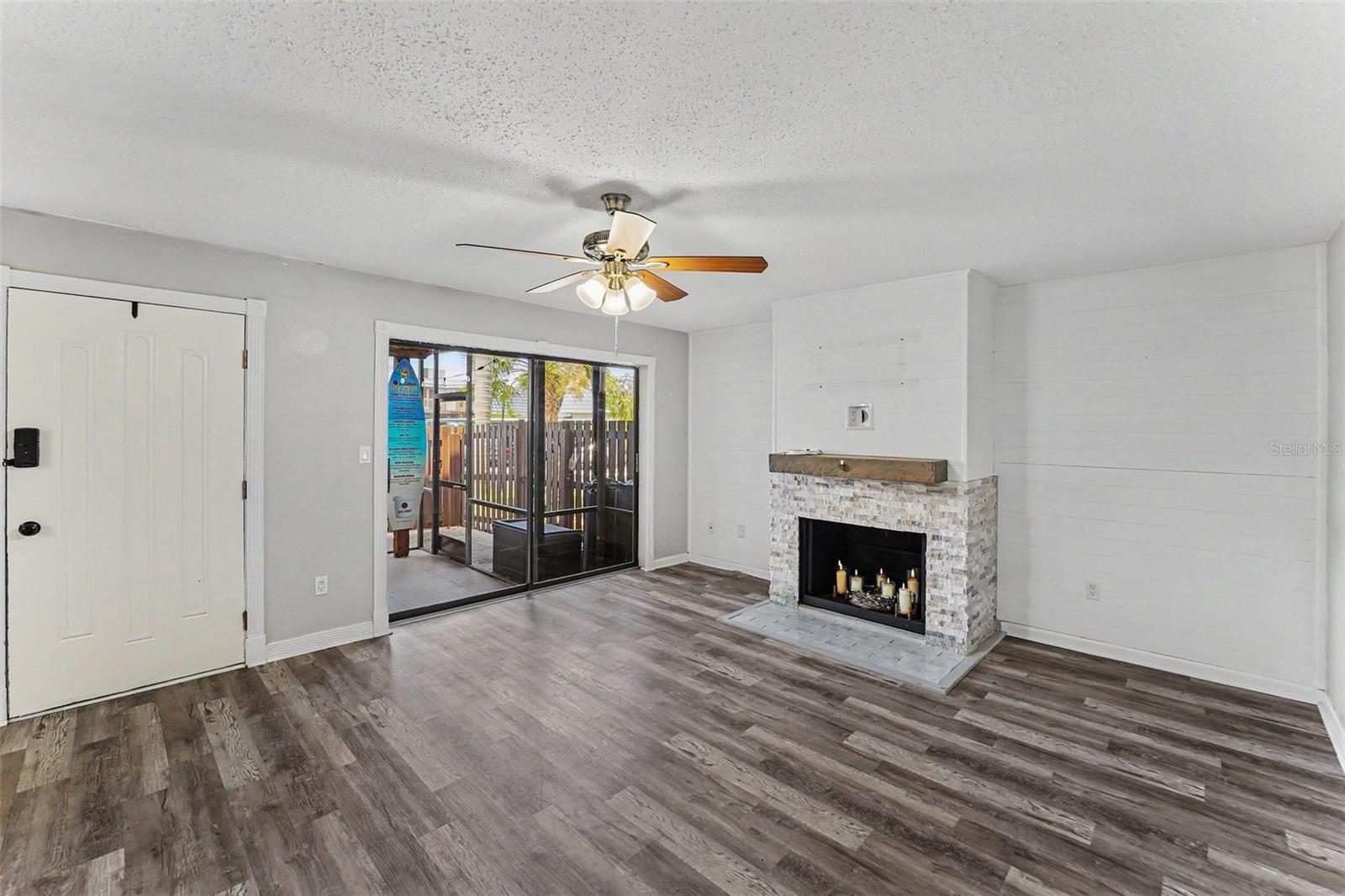 14521 CATALINA CIR — photo 9