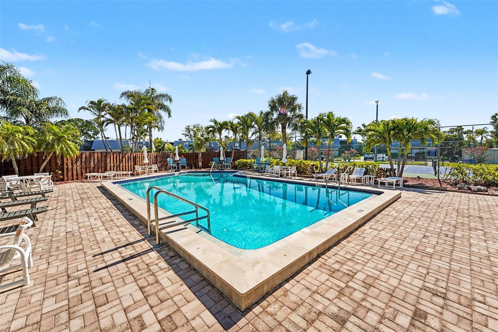 14521 CATALINA CIR — photo 29