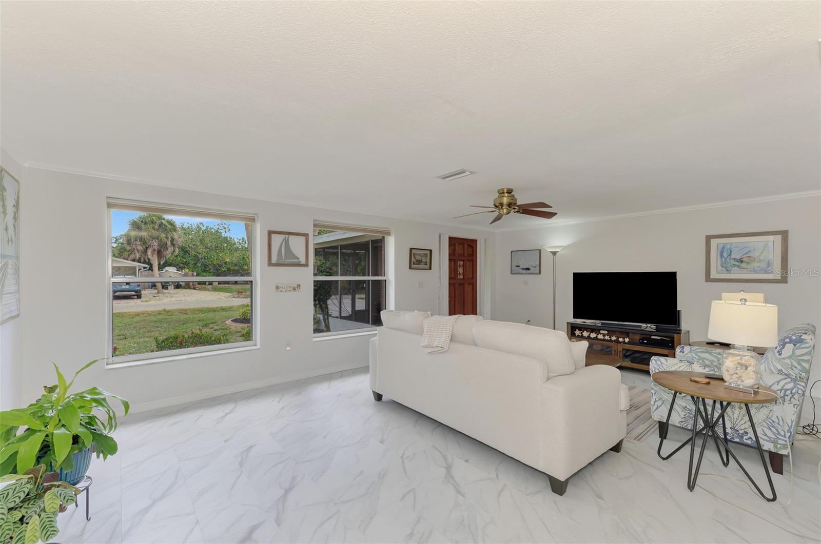 1460 CORTES DR — photo 6