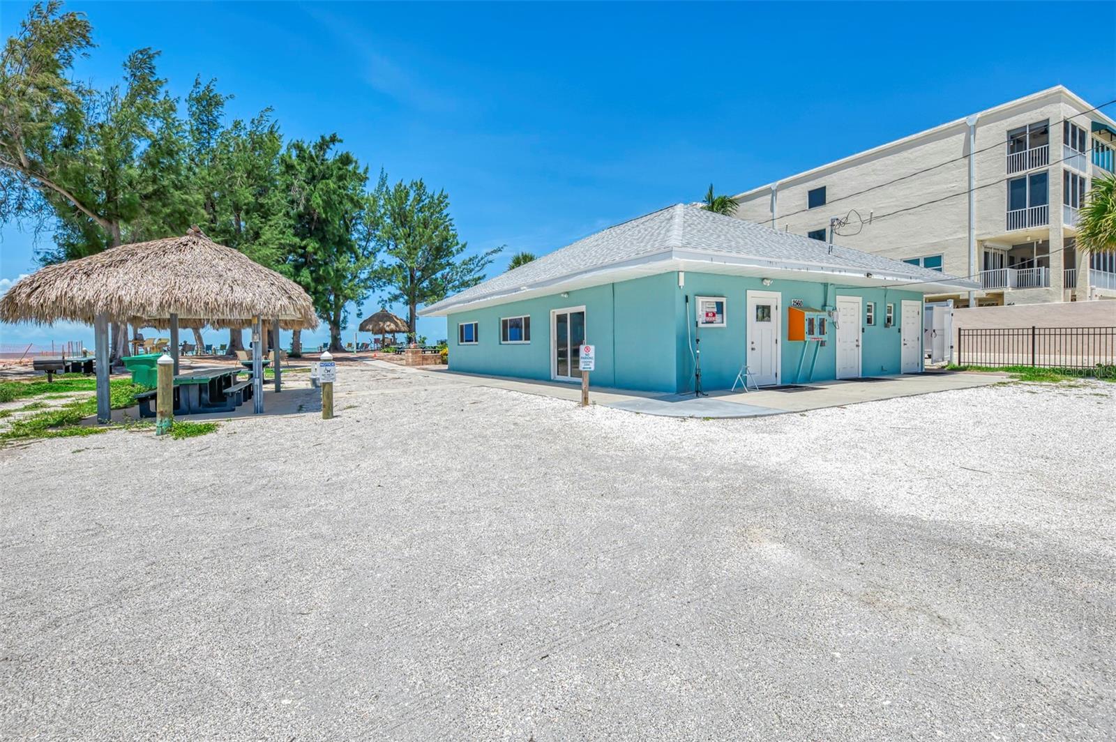 1460 CORTES DR — photo 39