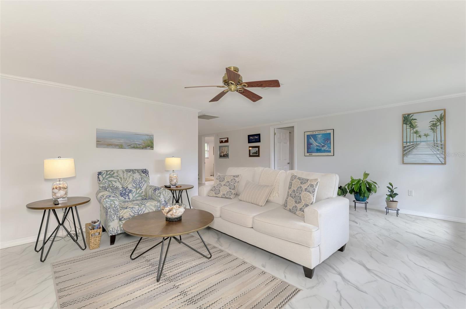 1460 CORTES DR — photo 8