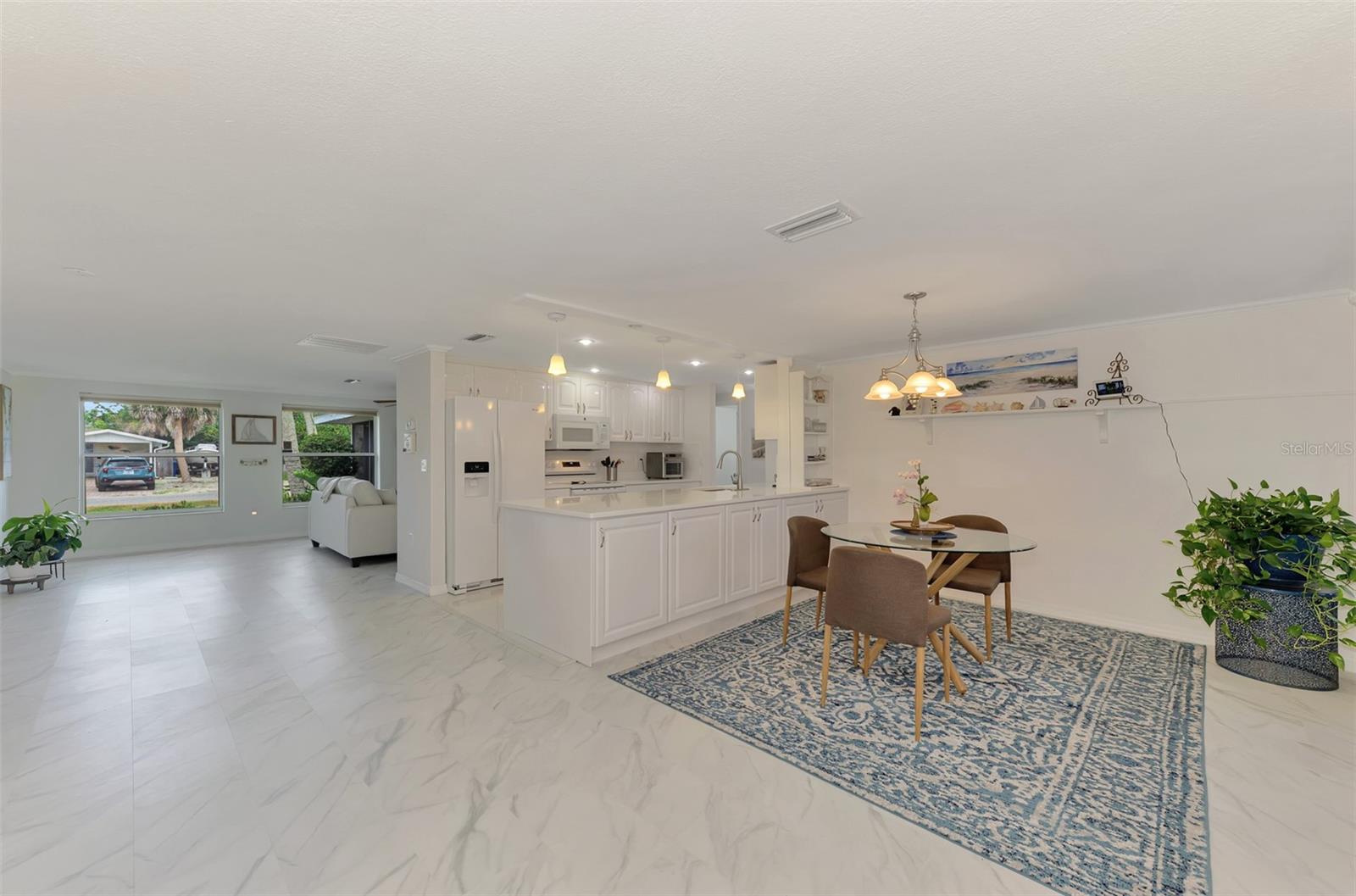 1460 CORTES DR — photo 10