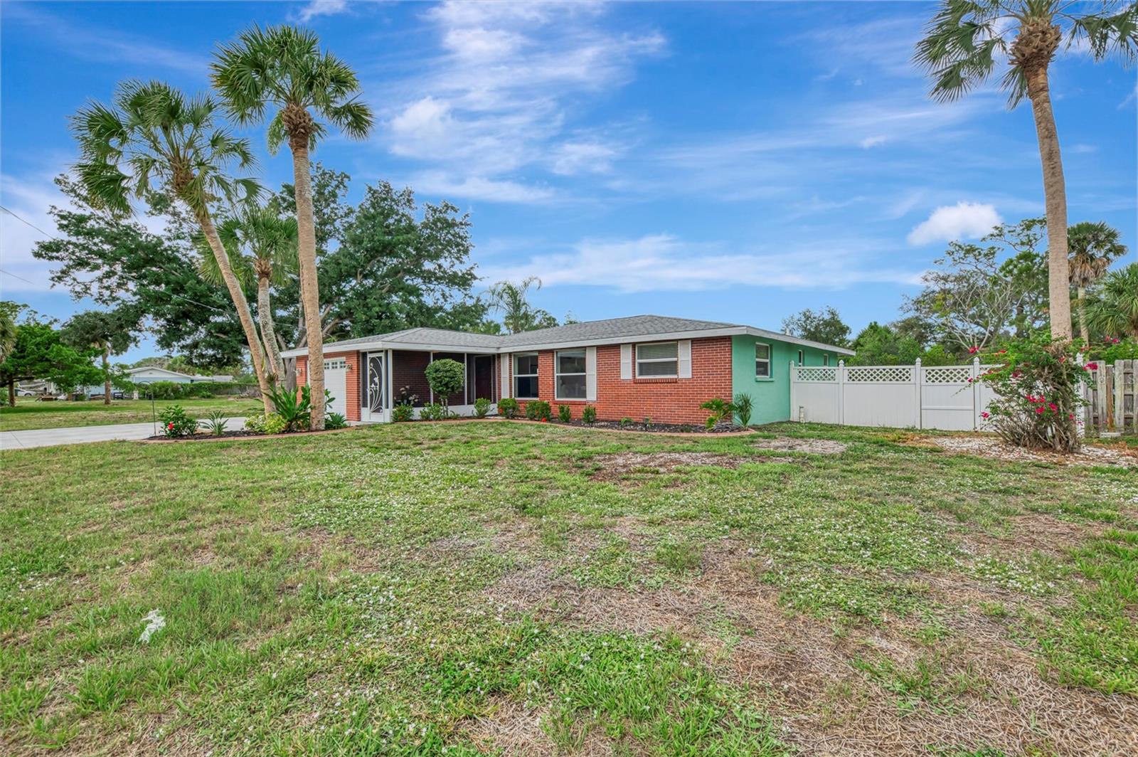 1460 CORTES DR — photo 2