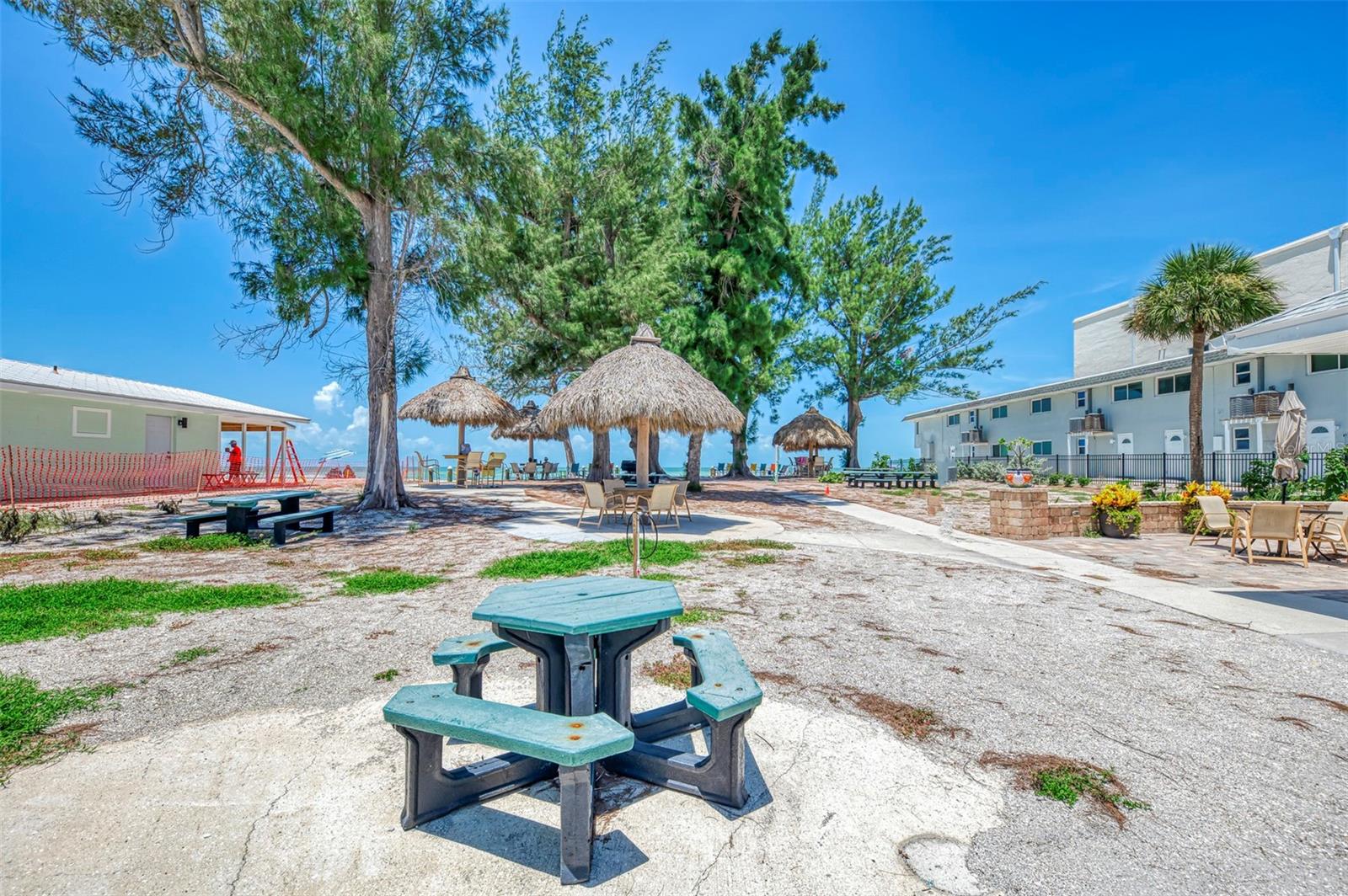 1460 CORTES DR — photo 41