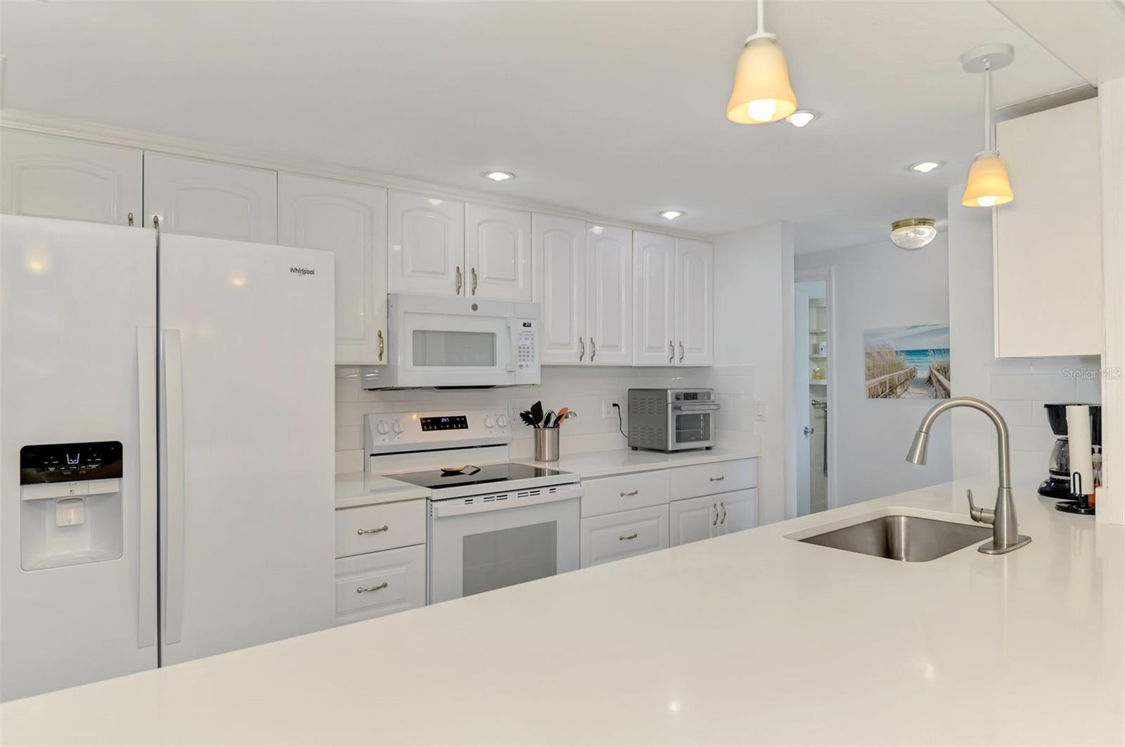 1460 CORTES DR — photo 13