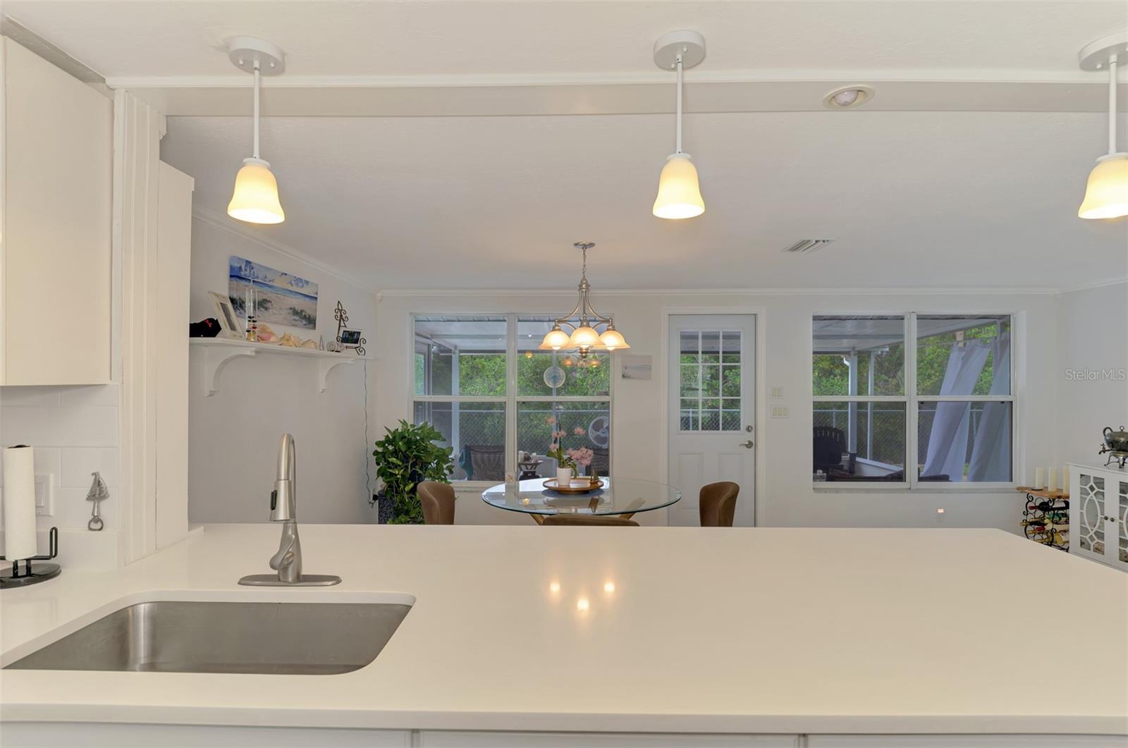 1460 CORTES DR — photo 15