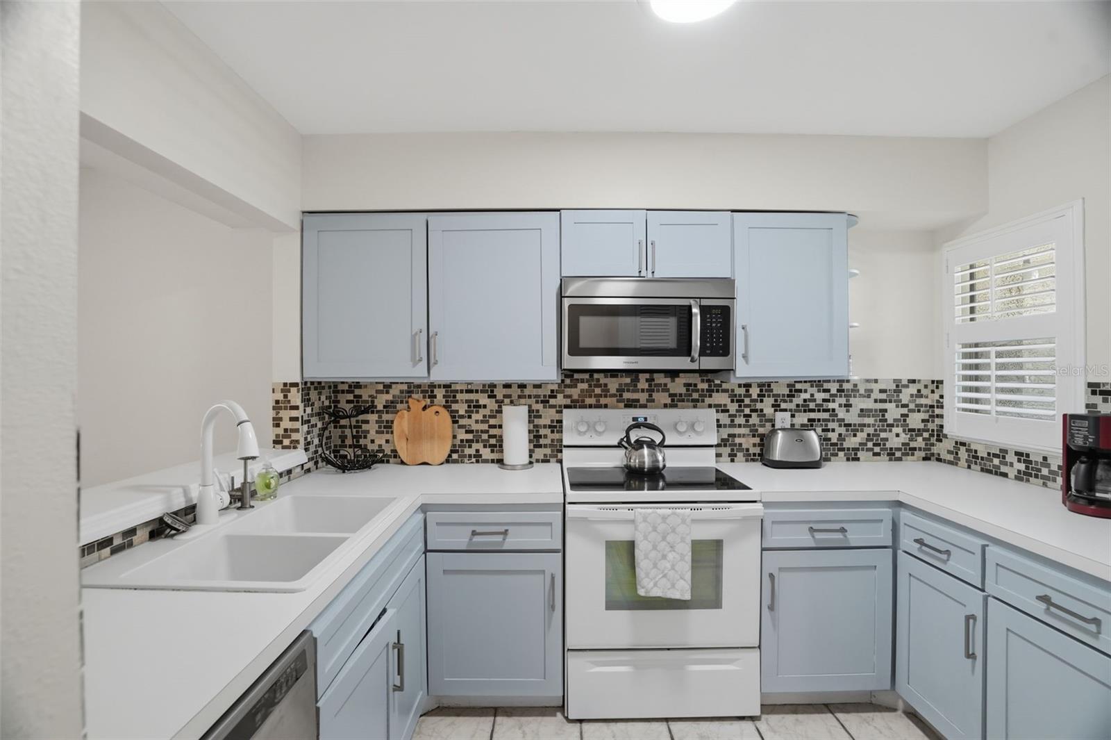 5557 SEA FOREST DR #215 — photo 2