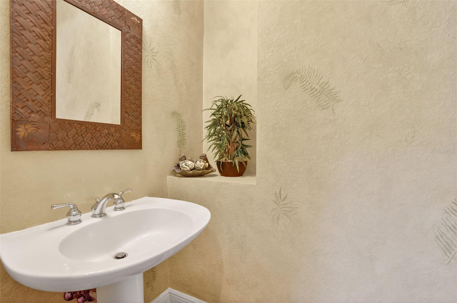 831 MANDALAY AVE — photo 35