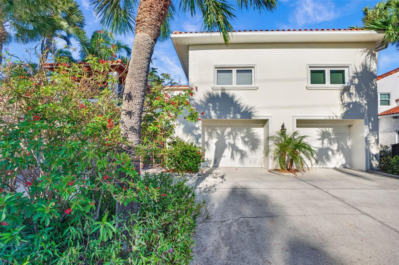 831 MANDALAY AVE — photo 4