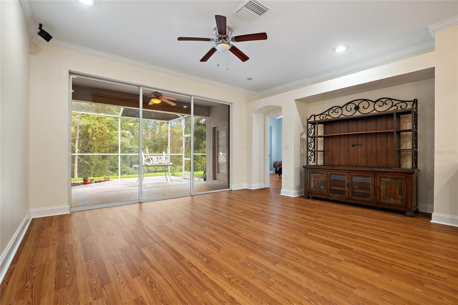 7245 CLEOPATRA DR — photo 10