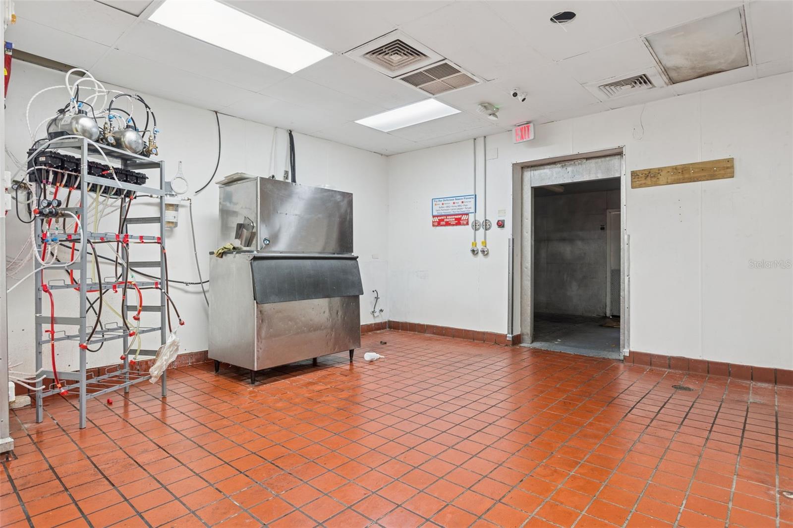 6620 E DR MARTIN LUTHER KING JR BLVD — photo 17
