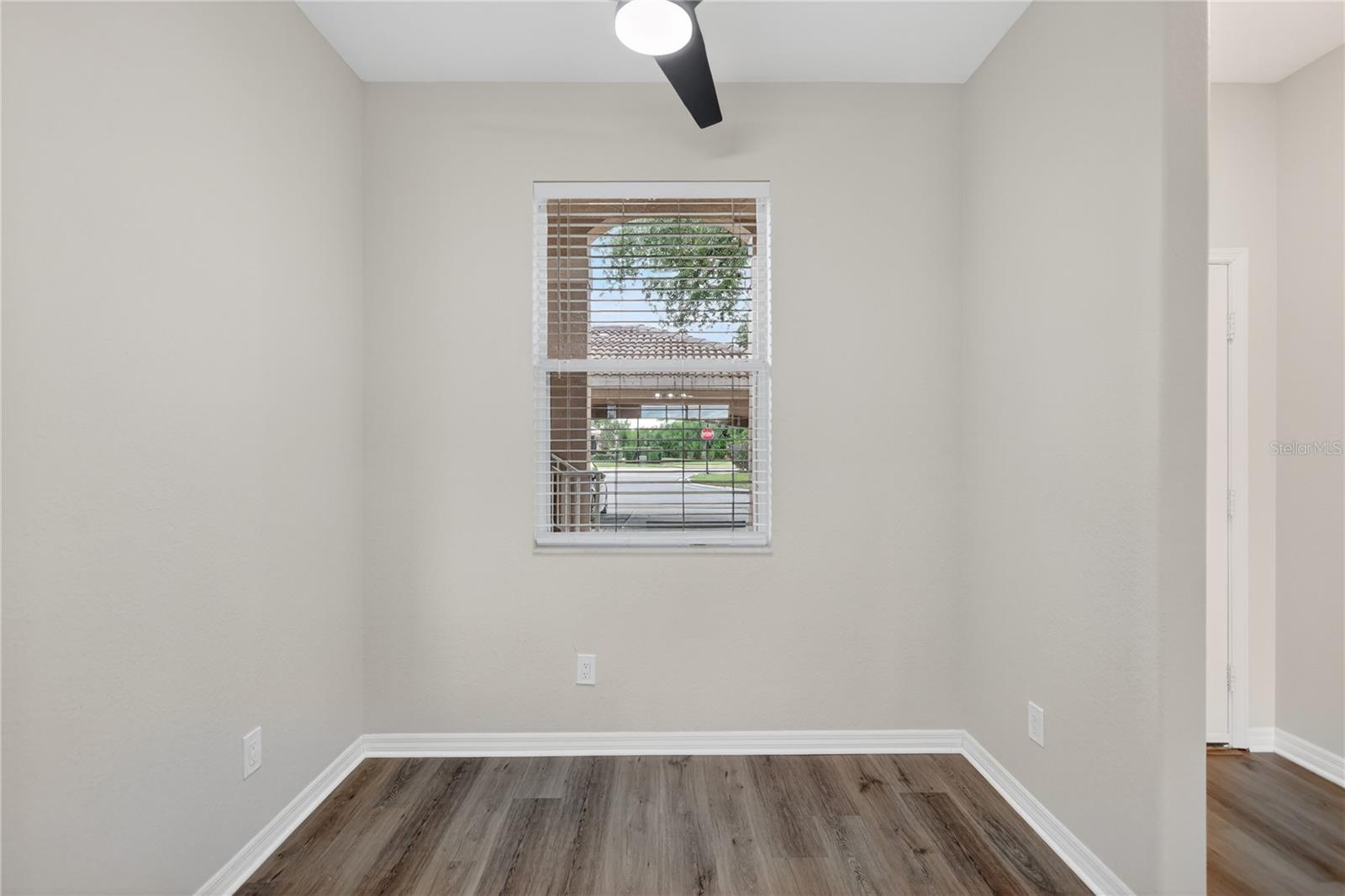 915 FAIRWAYCOVE LN #101 — photo 37