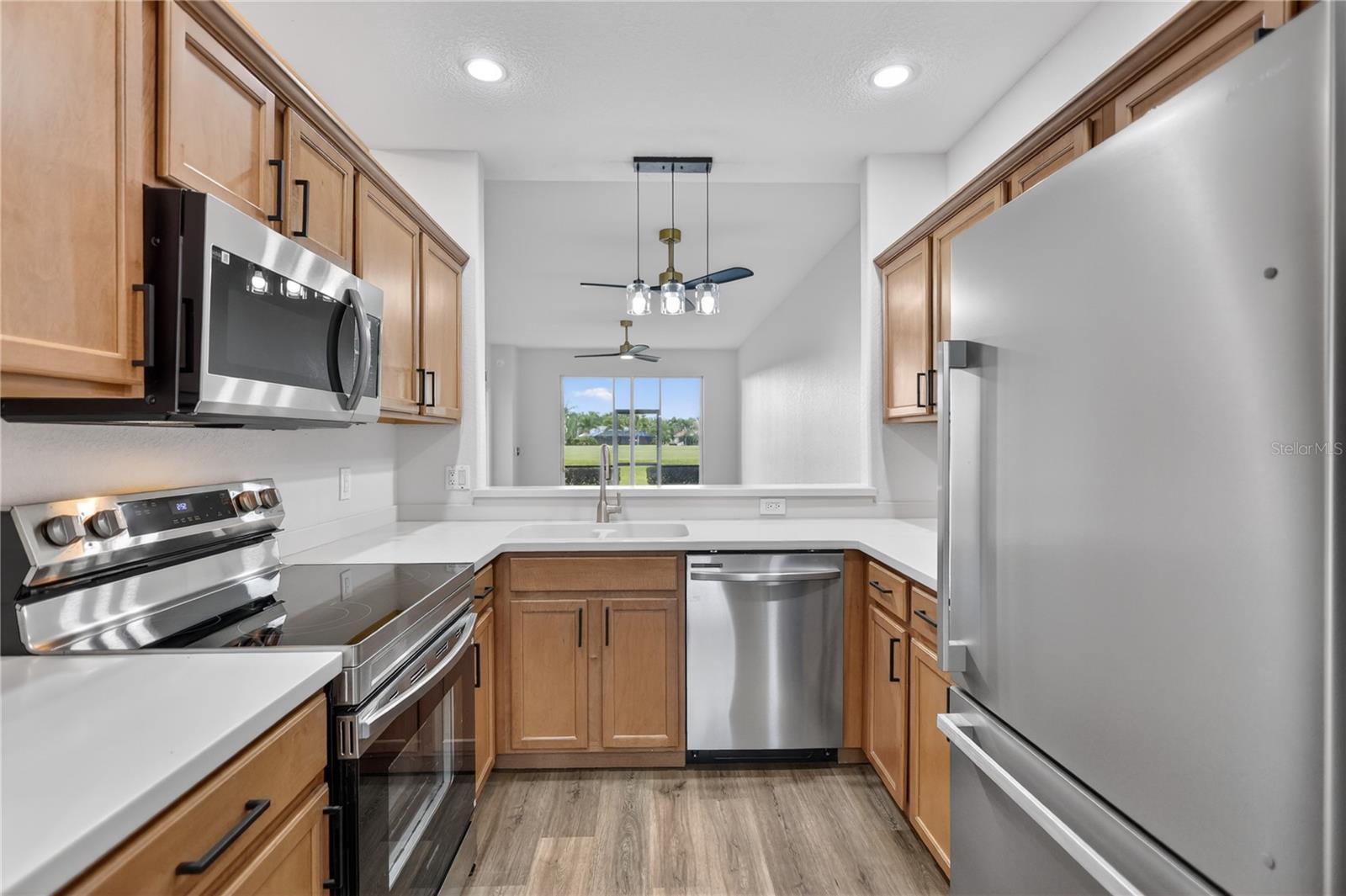 915 FAIRWAYCOVE LN #101 — photo 17