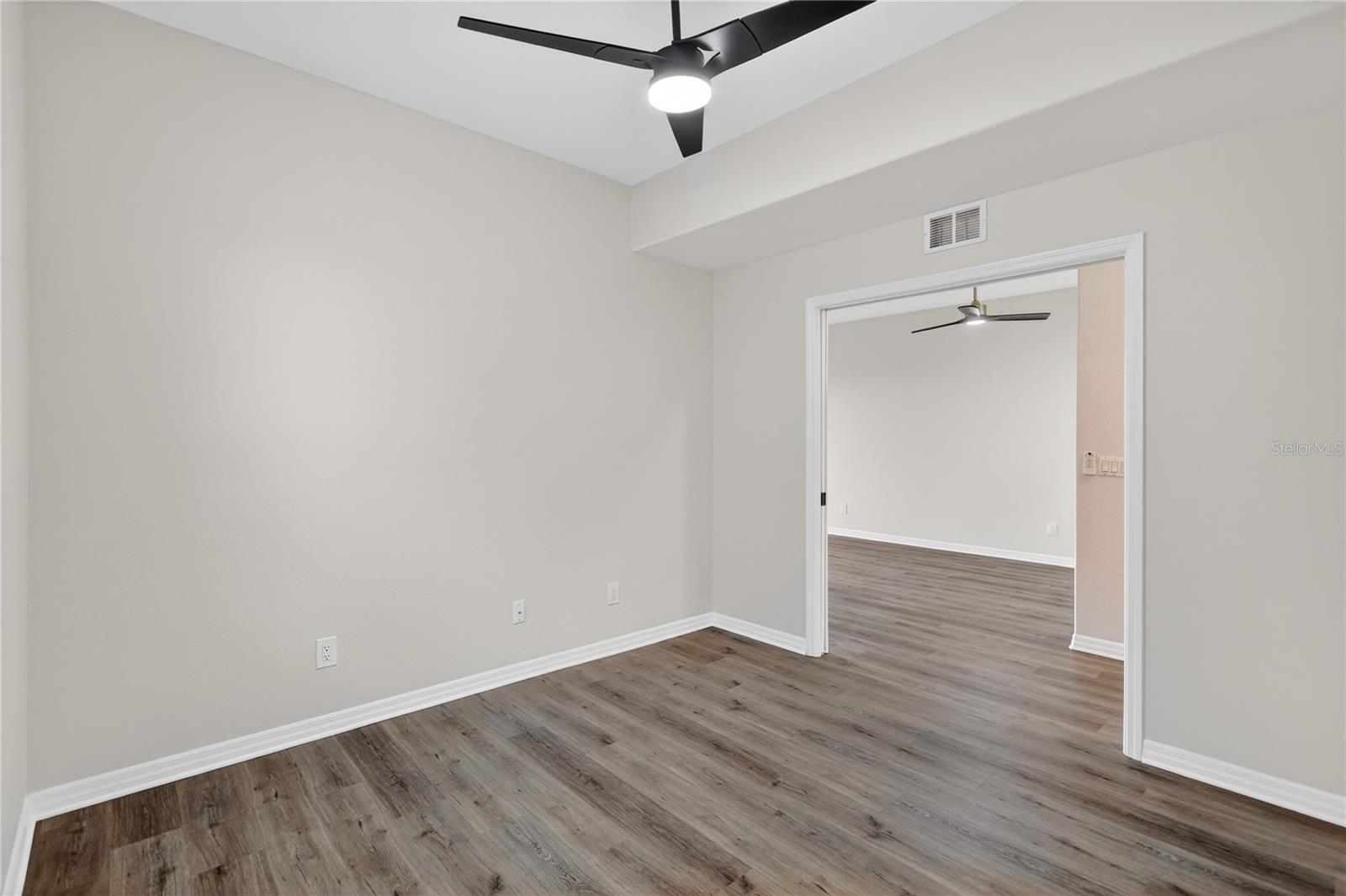 915 FAIRWAYCOVE LN #101 — photo 41