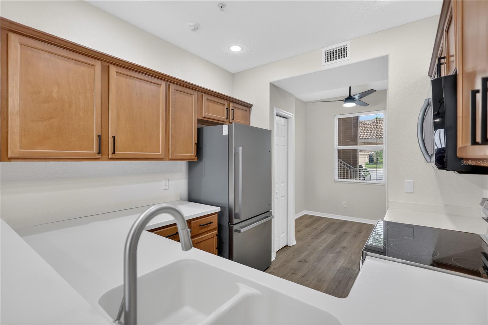 915 FAIRWAYCOVE LN #101 — photo 18