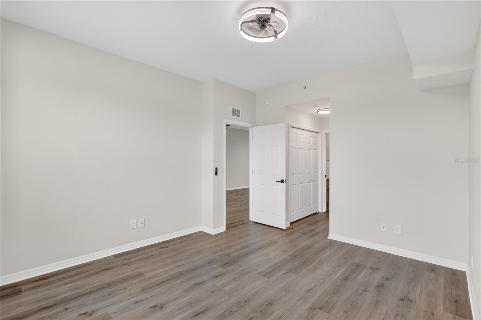 915 FAIRWAYCOVE LN #101 — photo 29