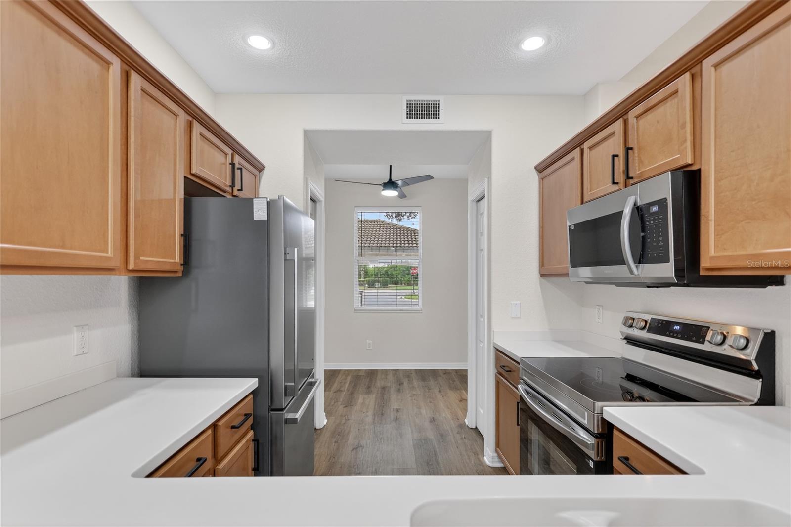 915 FAIRWAYCOVE LN #101 — photo 16