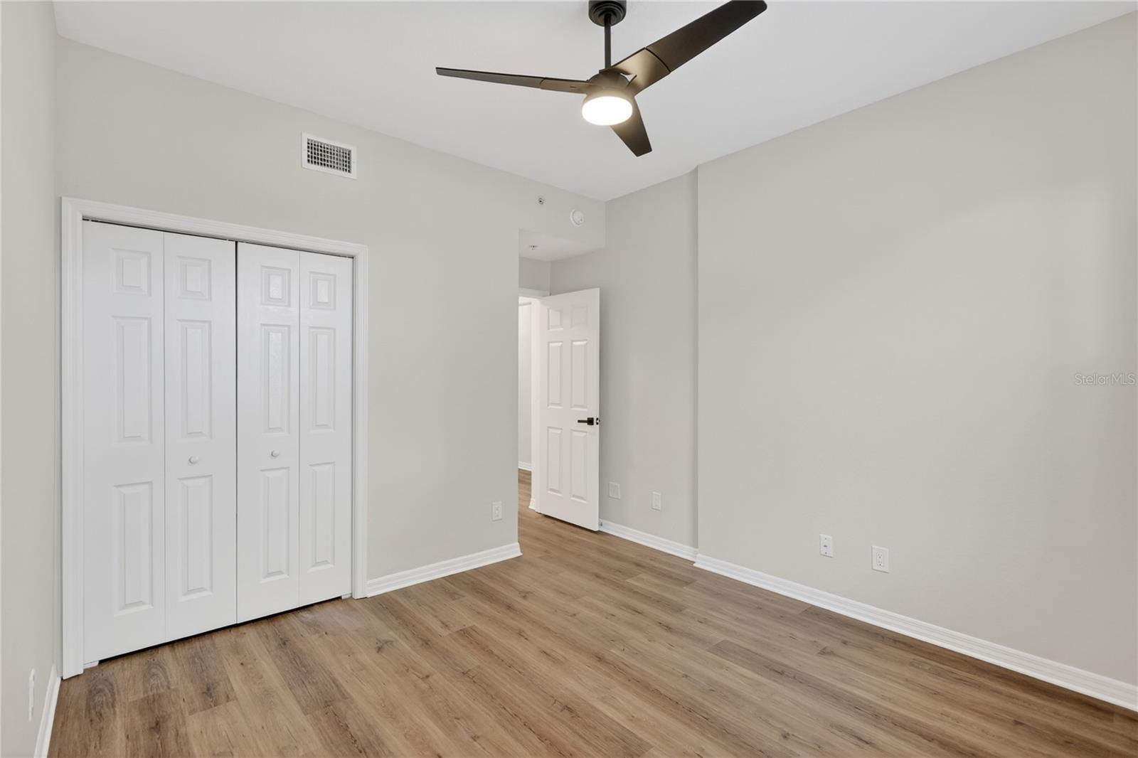 915 FAIRWAYCOVE LN #101 — photo 32