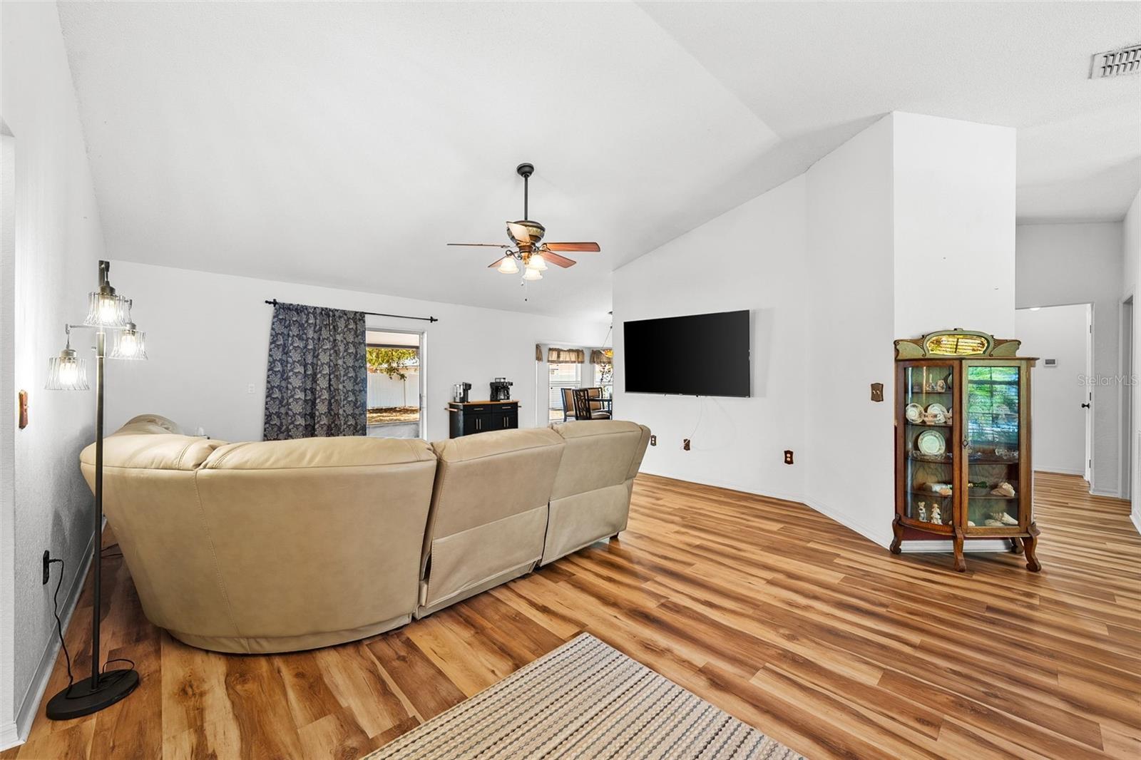 127 WINSTON MANOR CIR — photo 4