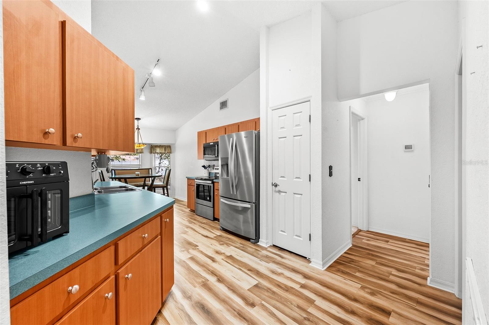 127 WINSTON MANOR CIR — photo 8