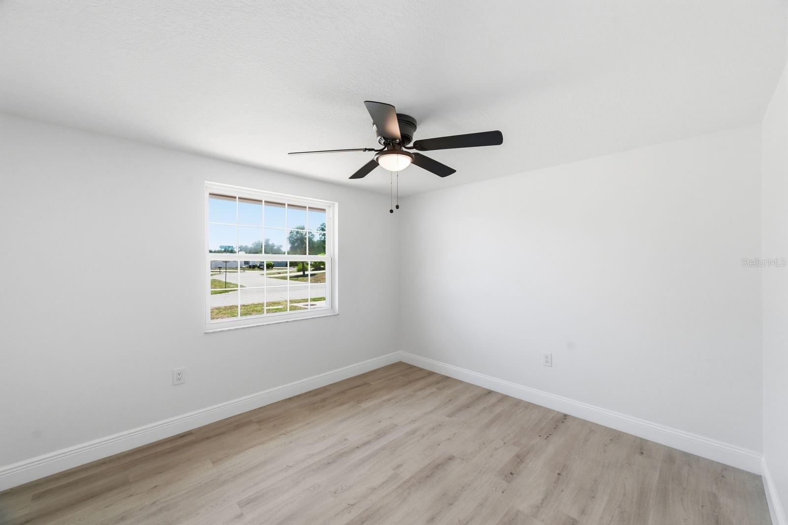 4760 SEVILLE DR — photo 17