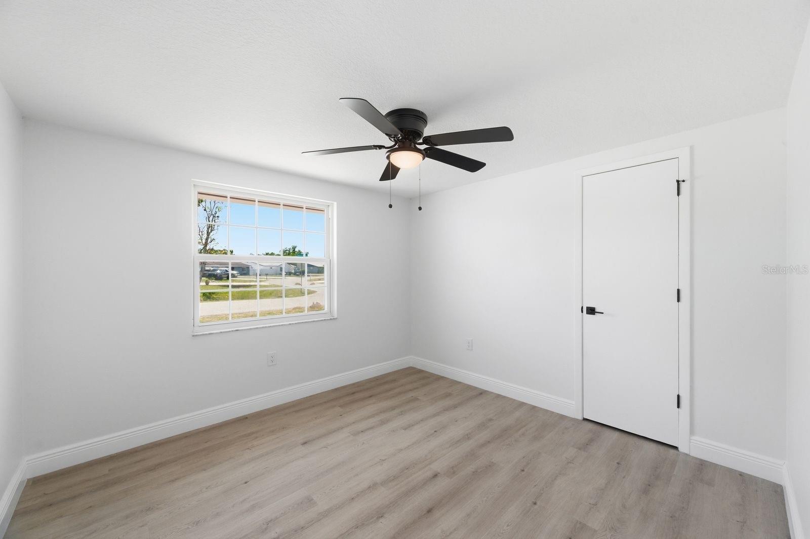4760 SEVILLE DR — photo 18