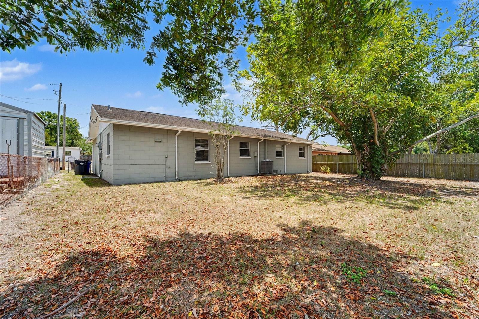 8308 OLEANDER LN — photo 20