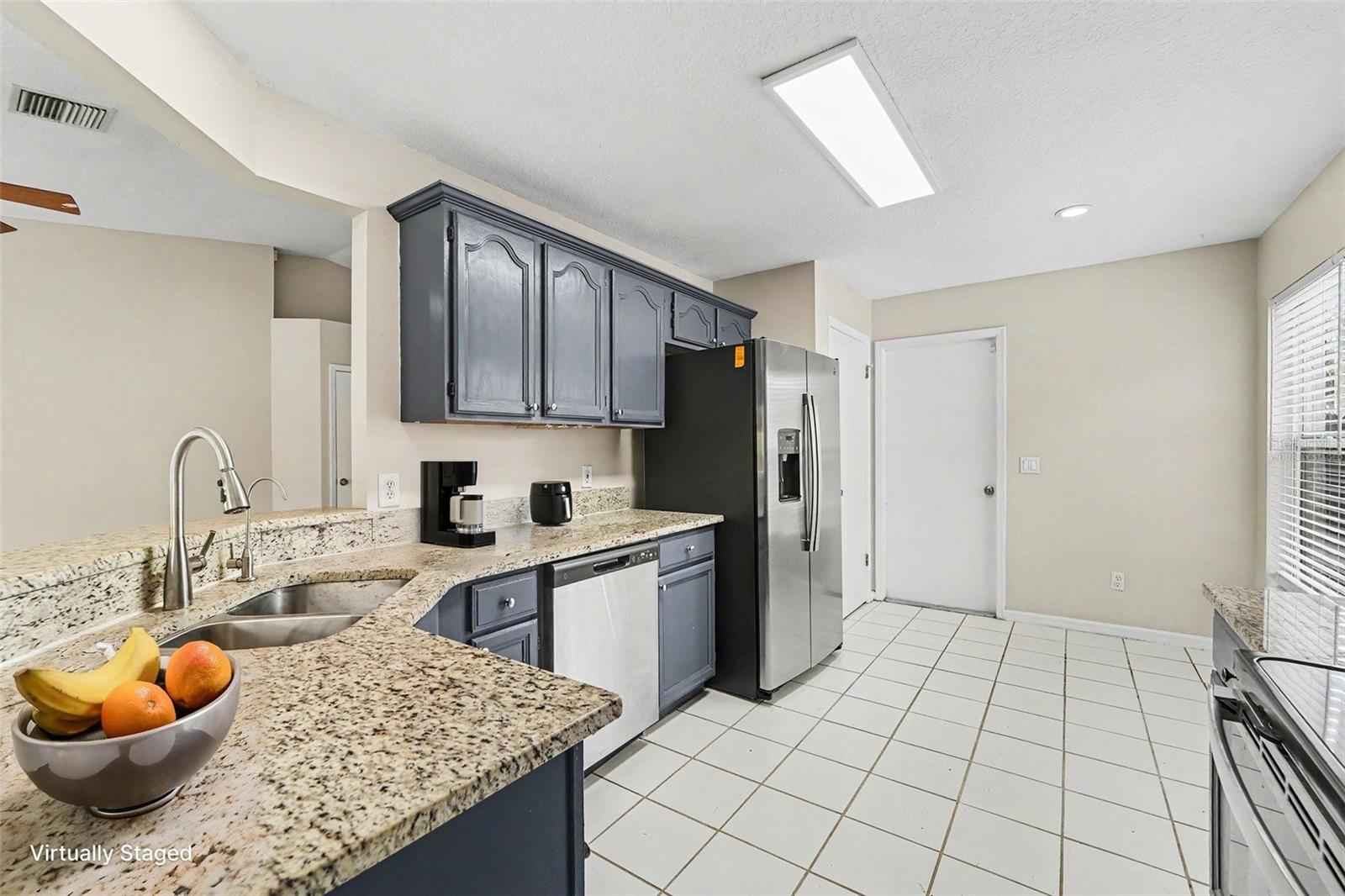 7603 SAVANNAH LN — photo 8