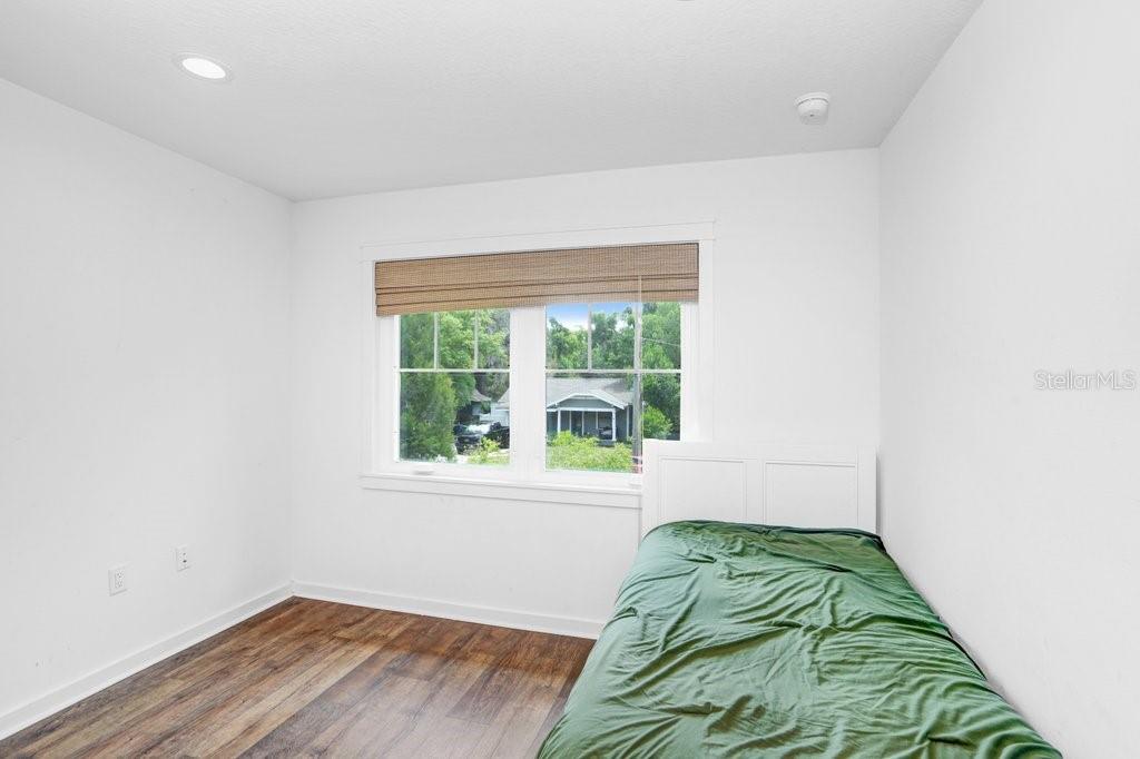 920 E SHADOWLAWN AVE — photo 26