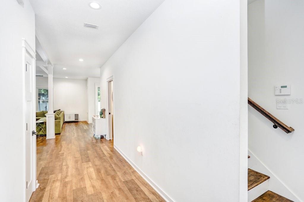 920 E SHADOWLAWN AVE — photo 5