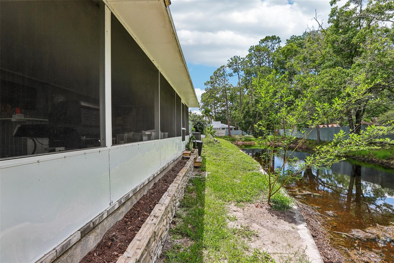 4001 BAINWOOD CT — photo 33
