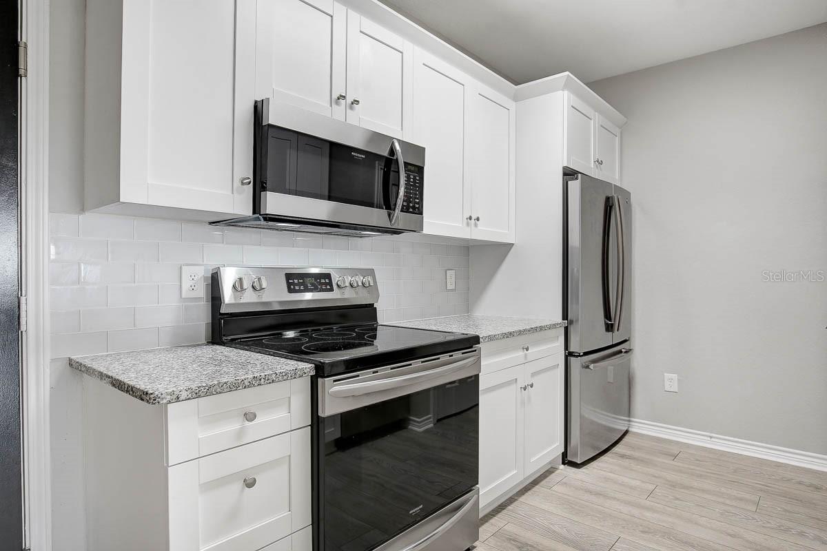 4311 BAYSIDE VILLAGE DR #303 — photo 3