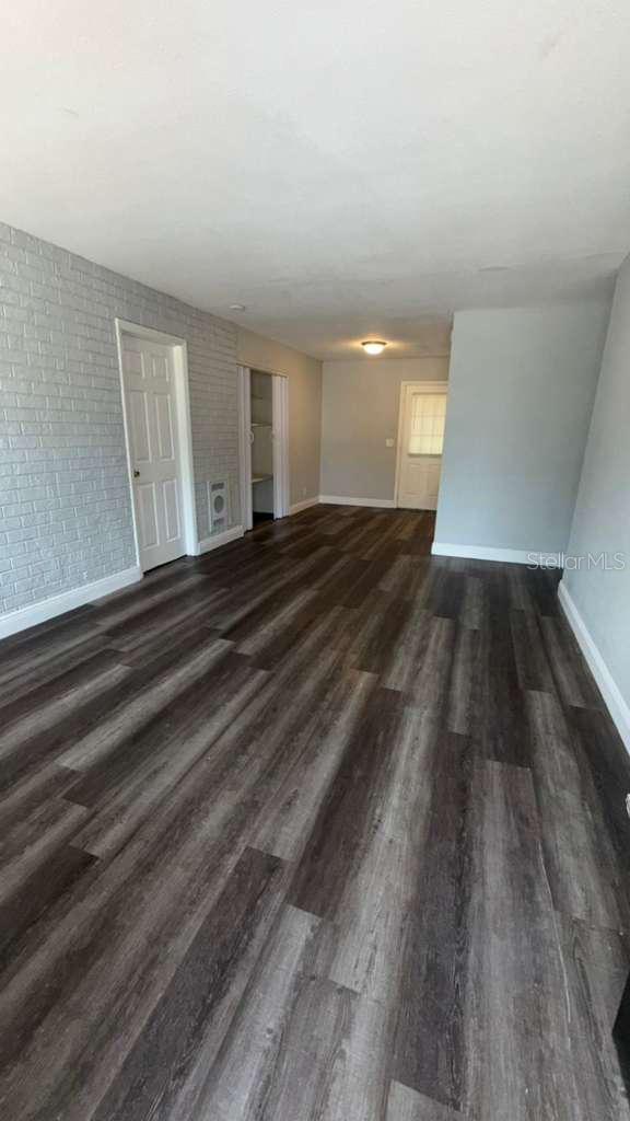 2065 BALFOUR CIR — photo 5