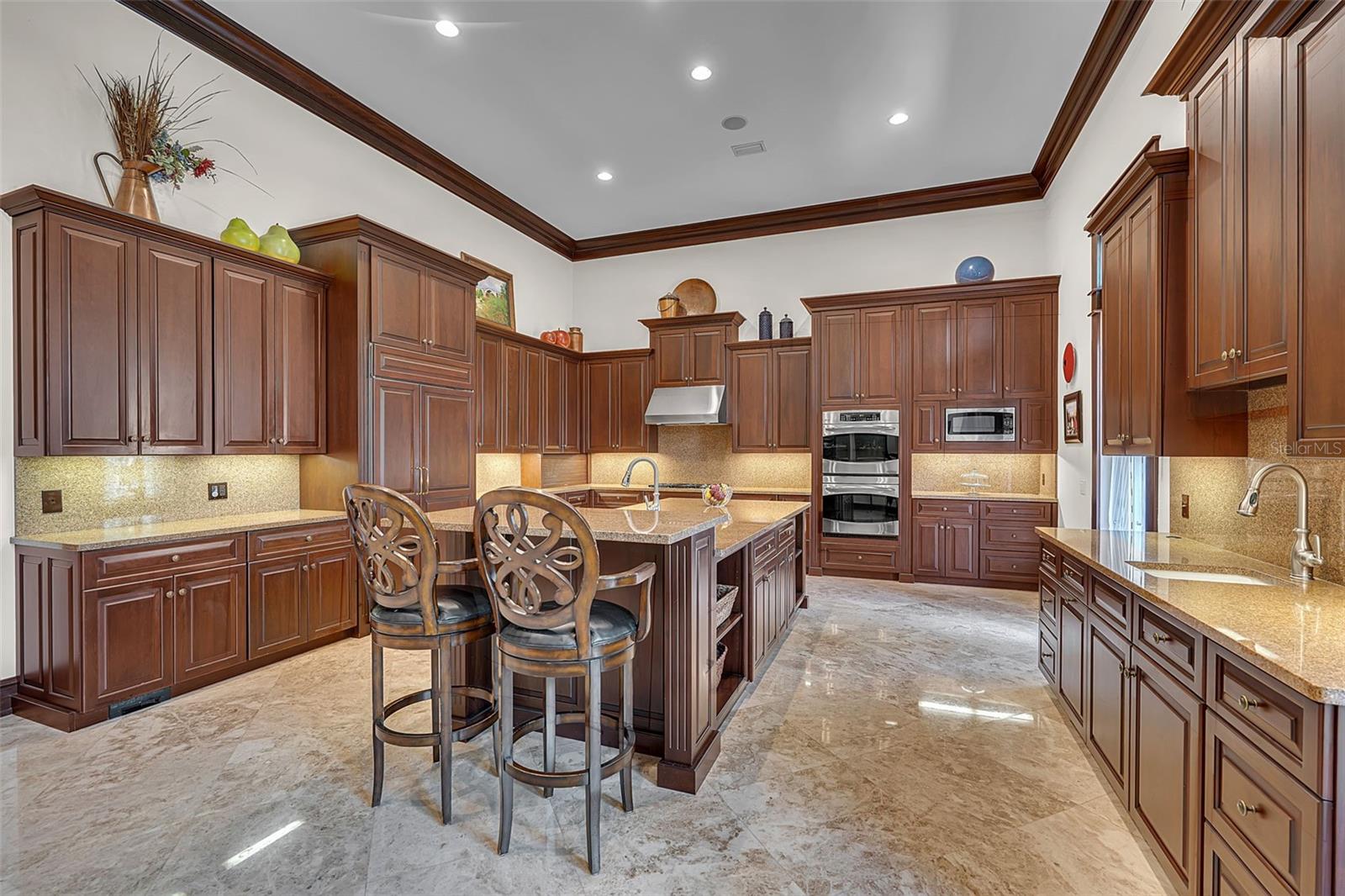 8132 SANDERLING RD — photo 38
