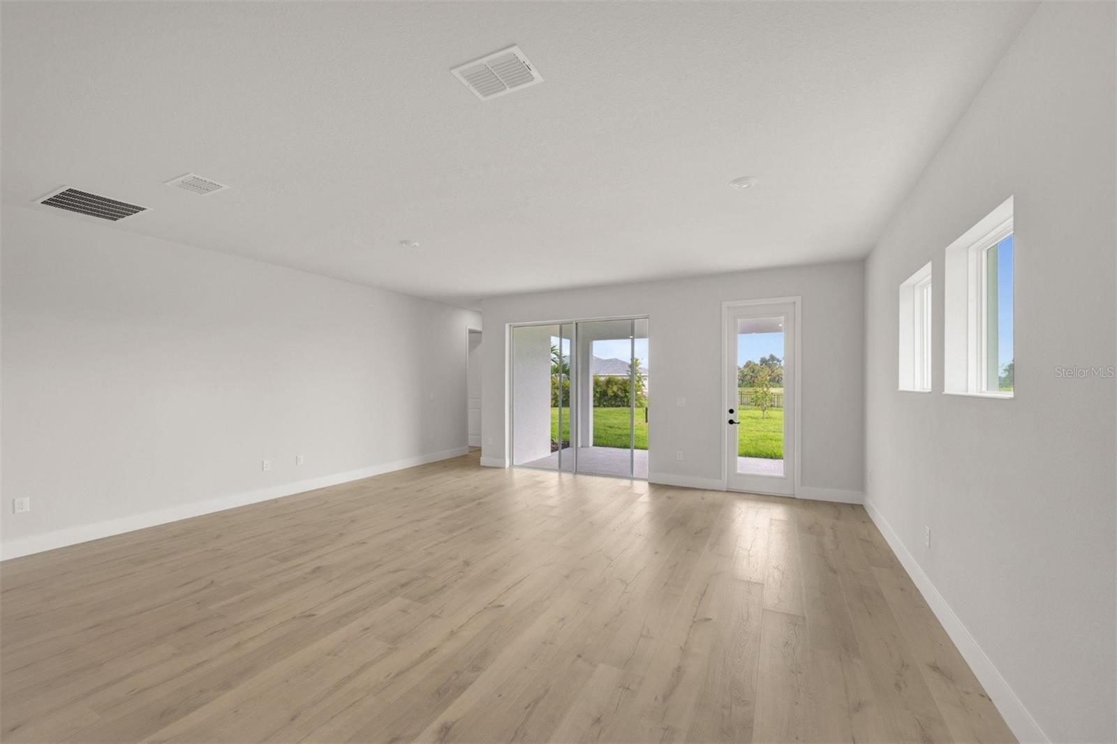 10665 CRESCENT CREEK XING — photo 8