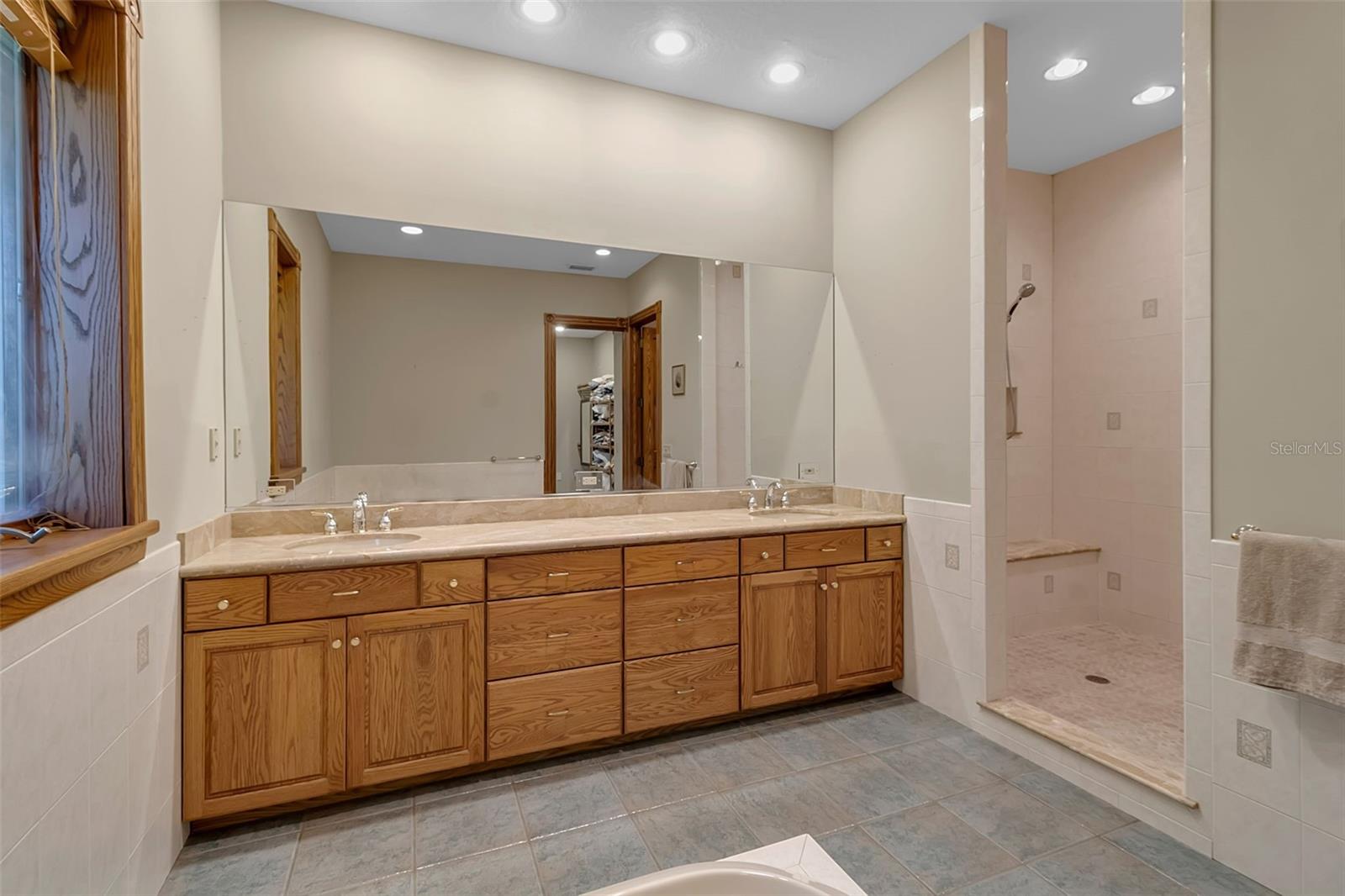 612 LAUREL RD W — photo 55
