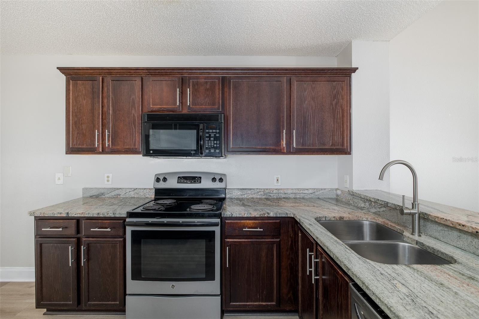 7900 HARDWICK DR #827 — photo 9